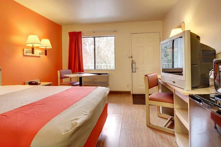 Room 10 of 51