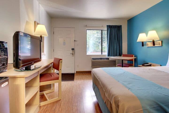 Room 7 of 51