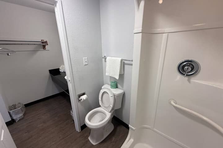 Room 34 of 51