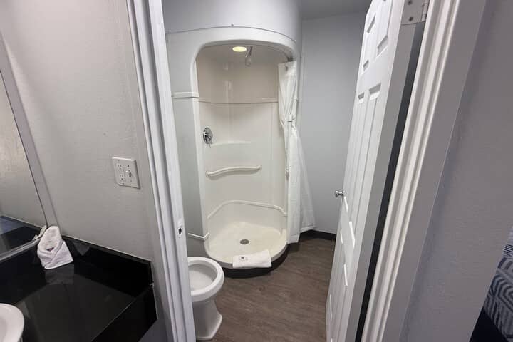 Room 32 of 51
