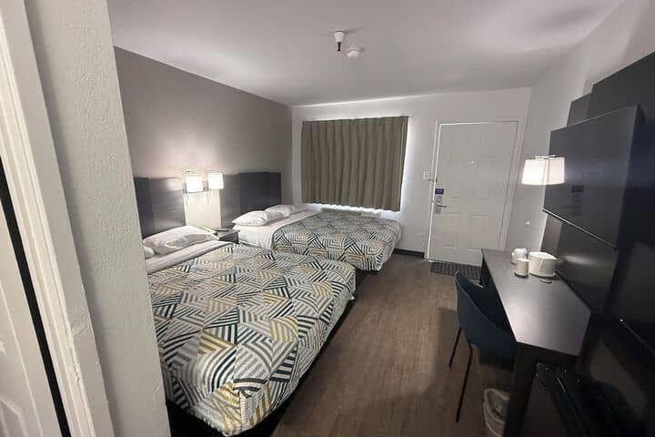 Room 27 of 51